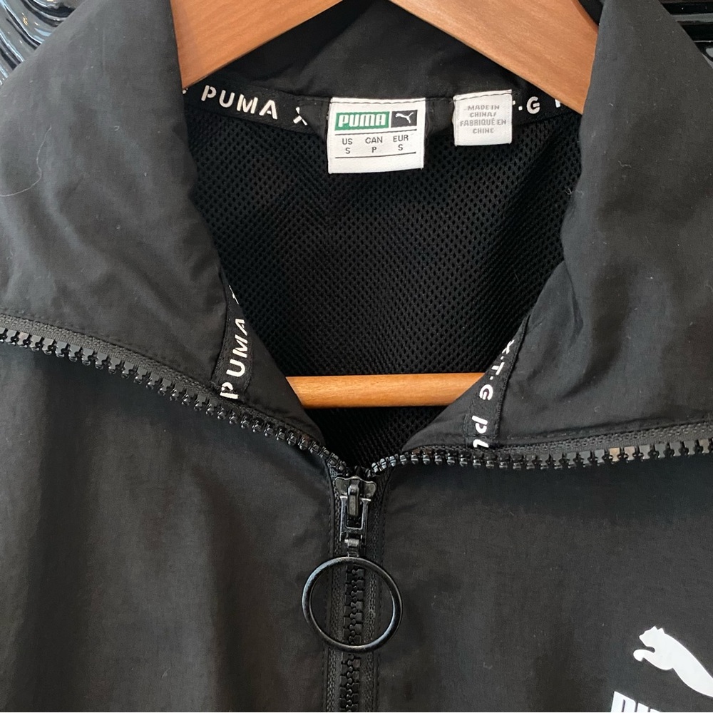 Puma | Women’s Black White Logo Zip Up Track Jacket Windbreaker - Picture 4 of 6